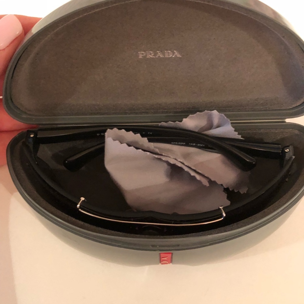 Men’s Prada Sunglasses with case